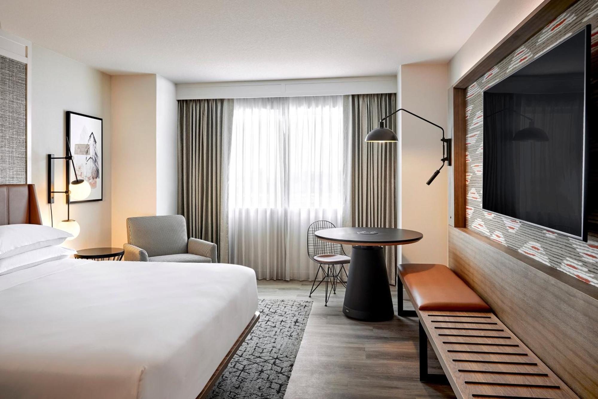 Traditional Room Guest room 1 King City view Low floor