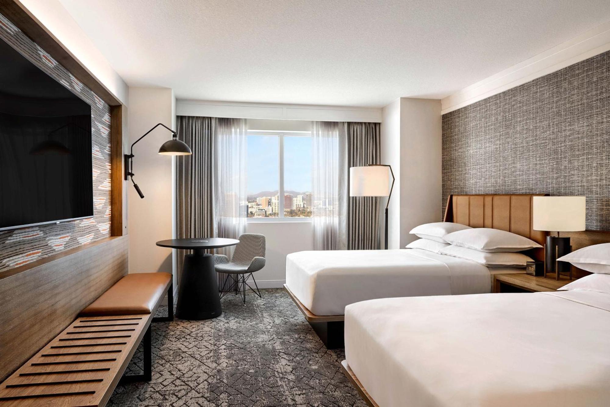 Deluxe Room Guest room 2 Double City view High floor