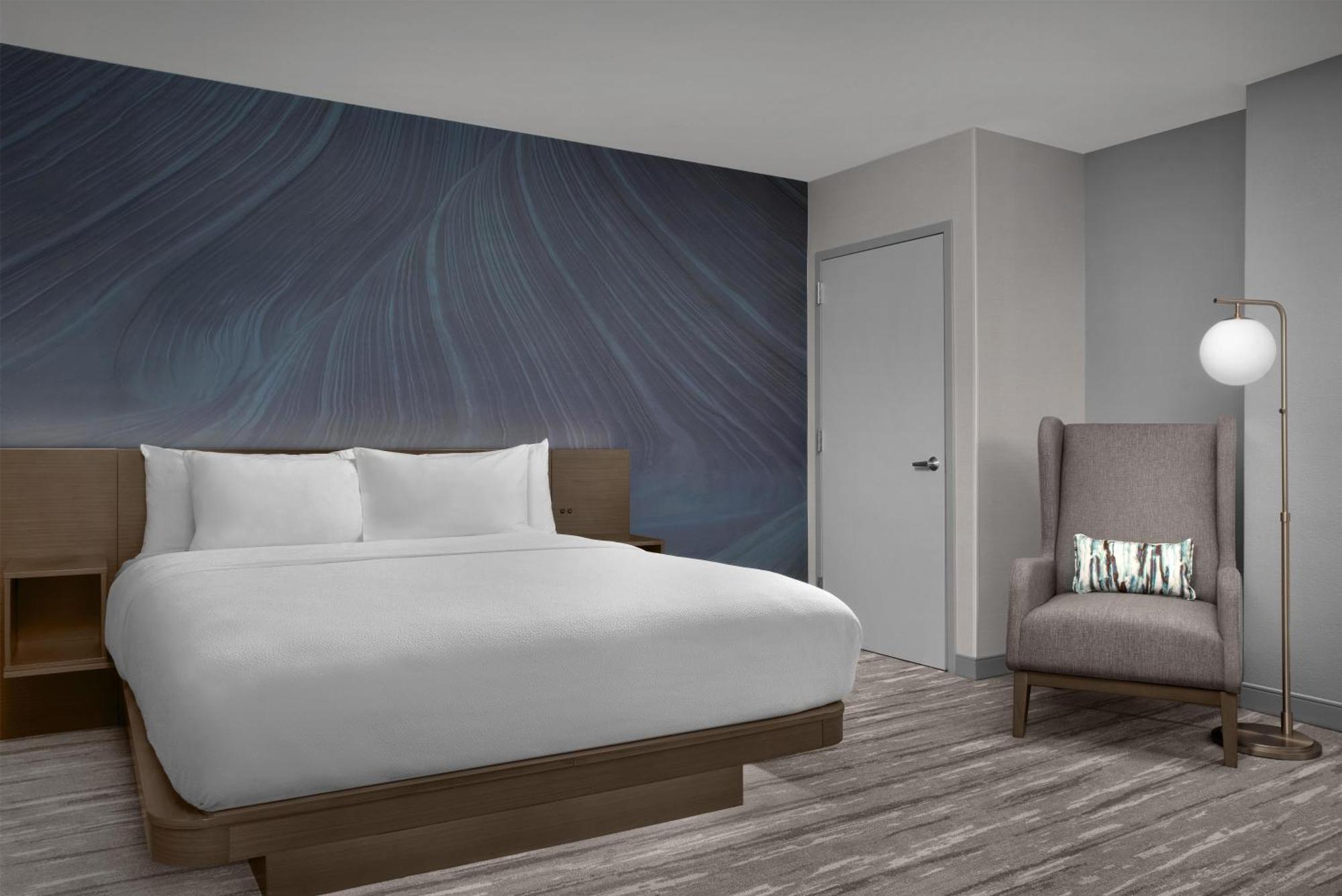 One-Bedroom Corner King Suite